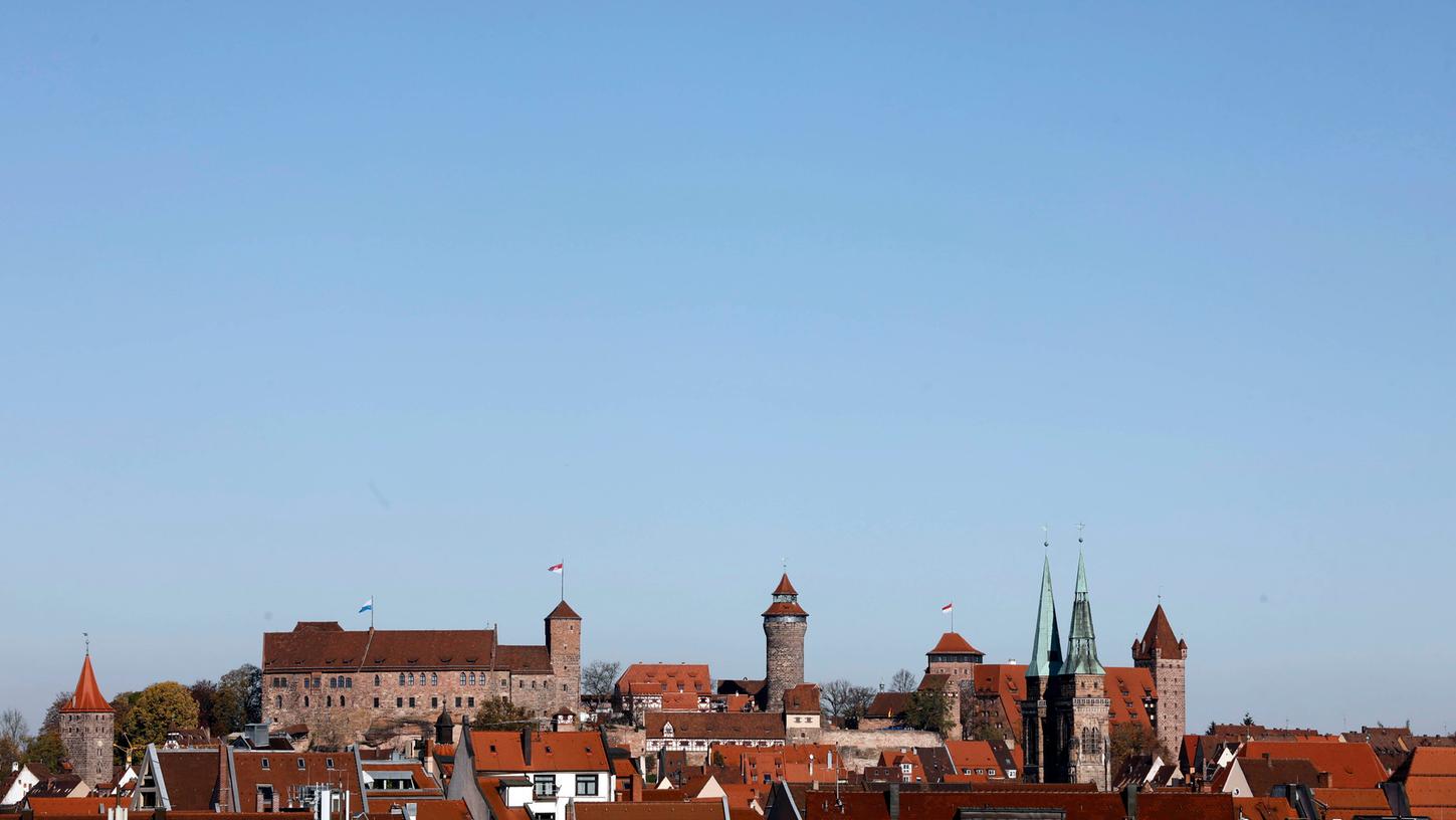 Die Städte - hier ein Blick auf die Nürnberger Burg - sollen lebens- und liebenswert bleiben. Dazu muss der Verkehrsraum neu verteilt werden. 