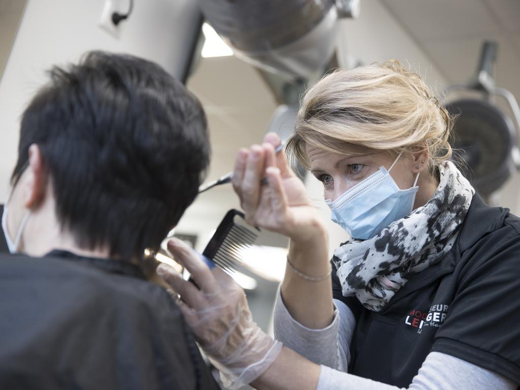 Der Letzte Tag Fur Friseure Wir Arbeiten Heute 13 Stunden Ohne Pause Nurnberg Nordbayern De