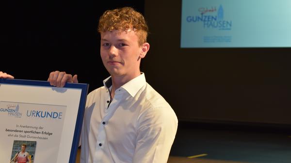 Oliver Naaß wird im März zum Sportler des Jahres gekürt. Kurz zuvor hat der Stabhochspringer die Karriere beendet.