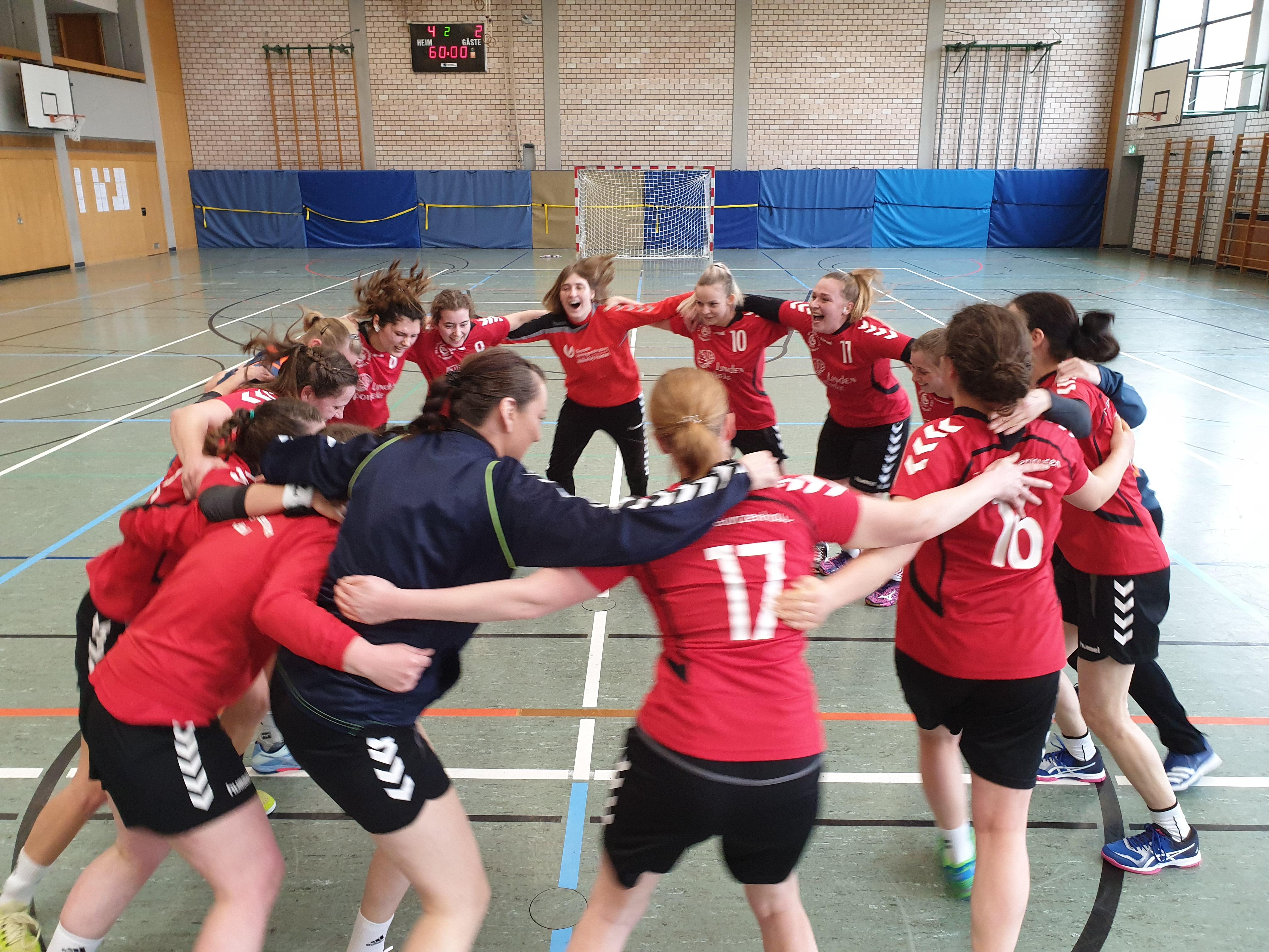 Ein Bild aus einer besseren Zeit. Es ist der 8. März 2020 als die Handball-Damen des TV Gunzenhausen mit Trainer Michael Engelhardt die Meisterschaft in der Bezirksklasse 2 holen. Kurz danach schlägt das Coronavirus mit voller Härte zu. 