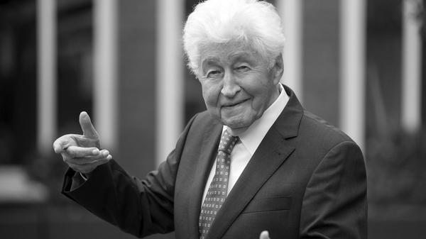 Mit den Fischer-Chören wurde er berühmt und nahm über 50 Alben auf: Gotthilf Fischer war über viele Jahrzehnte der Hüter des deutschen Liedguts. Er starb im Alter von 92 Jahren.