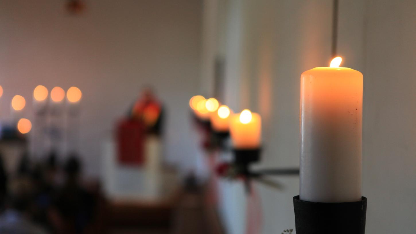 Am besten bleiben die Kirchen diesmal an Weihnachten leer, findet NN-Chefredakteur Alexander Jungkunz.
