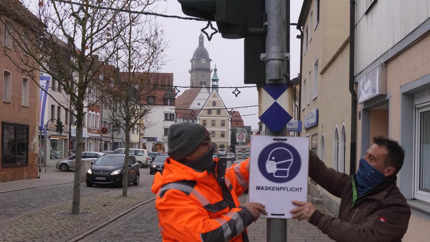 Seit 17. Dezember gilt Maskenpflicht in der Auerbacher Innenstadt. Die Covid-Fälle sind regelrecht explodiert. Seit 17. Dezember gilt Maskenpflicht in der Auerbacher Innenstadt. Die Covid-Fälle sind regelrecht explodiert.