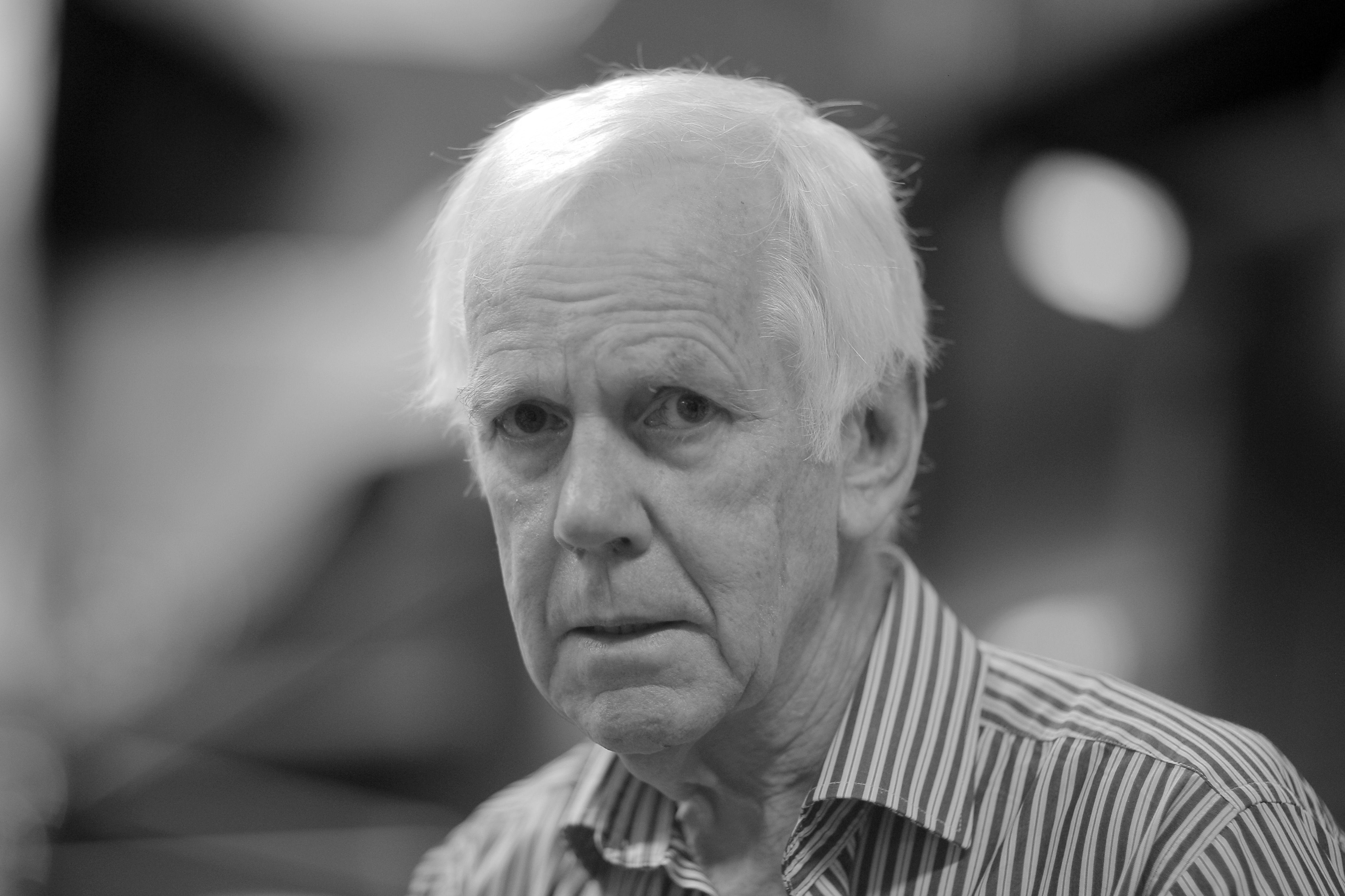 Der als Boba Fett aus dem "Star Wars"-Universum bekannte Schauspieler Jeremy Bulloch starb nach langjähriger Erkrankung an Parkinson im Alter von 75 Jahren. Er sei friedlich eingeschlafen.