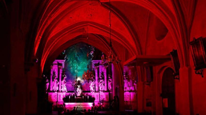 Forchheimer Kirche St. Martin bezaubert mit Licht-Installation zu Weihnachten