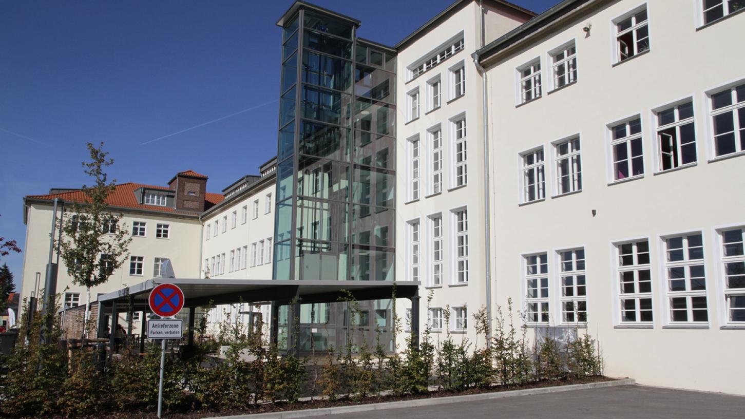 Das Sozialnetzwerk Arche übernimmt: Der neue Träger für die Fachoberschule und die Berufsfachschule für Altenpflege in Eggolsheim steht fest.
Das Sozialnetzwerk Arche übernimmt: Der neue Träger für die Fachoberschule und die Berufsfachschule für Altenpflege in Eggolsheim steht fest.