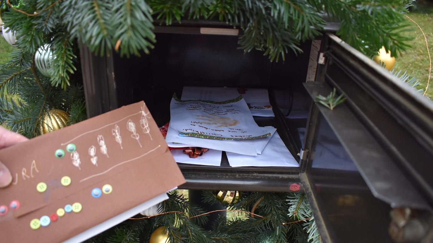 Wunschzettel an das Christkind: Briefkasten steht in der Fränkischen Schweiz