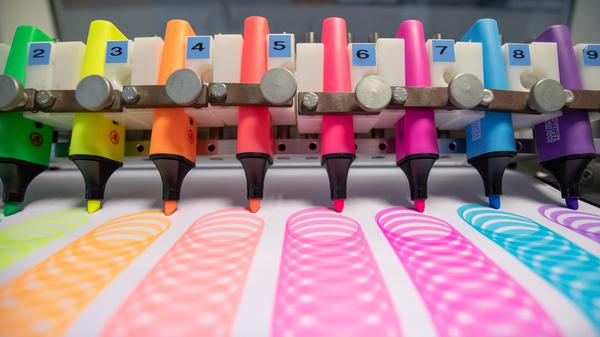 Die Schwanhäuser Industrie Holding sitzt in Heroldsberg und produziert weit mehr als die bekannten bunten Textmarker. Neben dem Stifteproduzenten Schwan Stabilo gehören auch der Outdoorhersteller Deuter, Ortovox oder der Radsportbekleidungshersteller Gonso zur Gruppe. Sie erwirtschaftet jährlich rund 610 Millionen Euro Umsatz mit mehr als 4500 Mitarbeitern an 22 Standorten rund um den Globus. In Mittelfranken arbeiten 1835 Menschen.
