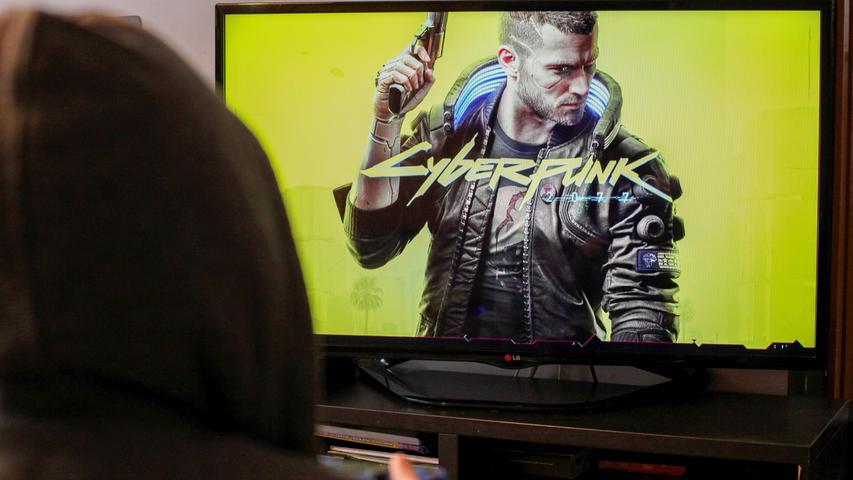 Nach dem Release des wohl sehnlichst erwarteten Computerspiels des Jahres erntet Cyberpunk 2077 viel Kritik. Aufgrund des schlechten technischen Zustands des Spiels entfernte Sony das Game kurzfristig aus dem Playstation Store.