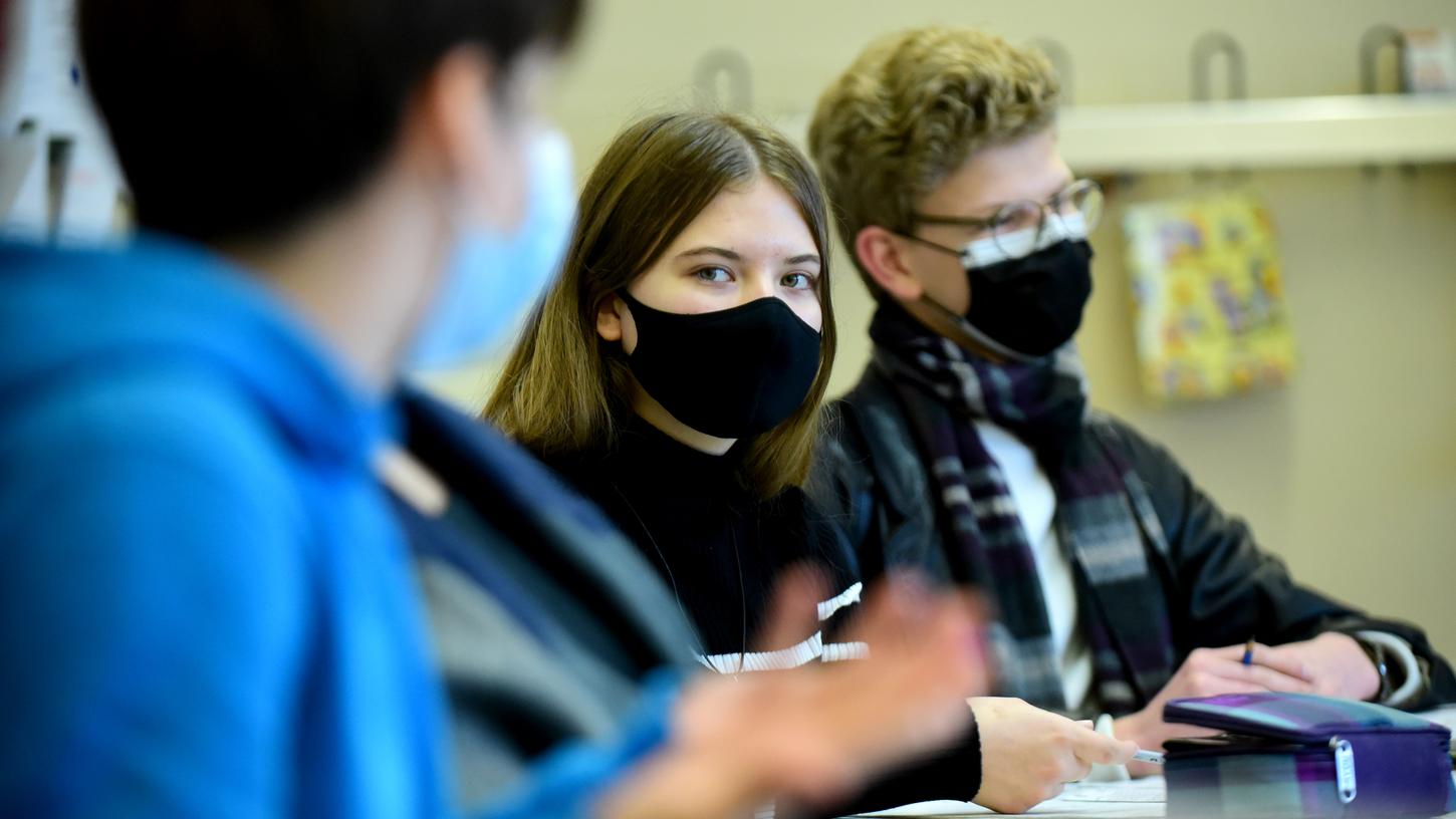 Zu viel Leistungsdruck bei Rückkehr in die Schule? Davor warnt eine Soziologie-Professorin aus Fürth.