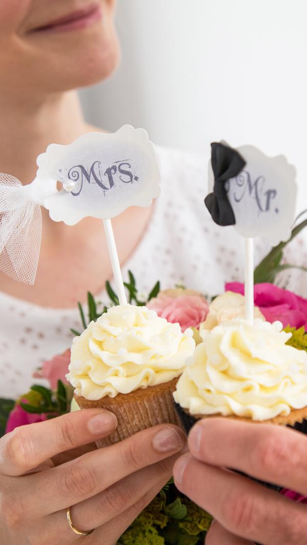 Mini-Hochzeit: mit einer Eheschließung verbundene Feier mit stark begrenzter Gästezahl.