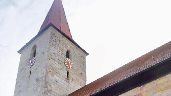 Seitdem Pfarrerin Christiane Schlenk in den Ruhestand gegangen ist, ist die erste Pfarrstelle in Leinburg (hier die evangelische Leonhardskirche) vakant. Seitdem Pfarrerin Christiane Schlenk in den Ruhestand gegangen ist, ist die erste Pfarrstelle in Leinburg (hier die evangelische Leonhardskirche) vakant.