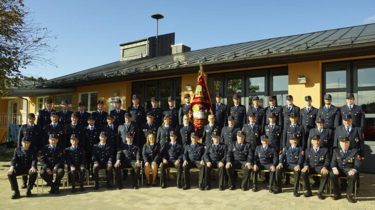 Die aktuelle Mannschaft der Freiwilligen Feuerwehr Ezelsdorf. Die aktuelle Mannschaft der Freiwilligen Feuerwehr Ezelsdorf.