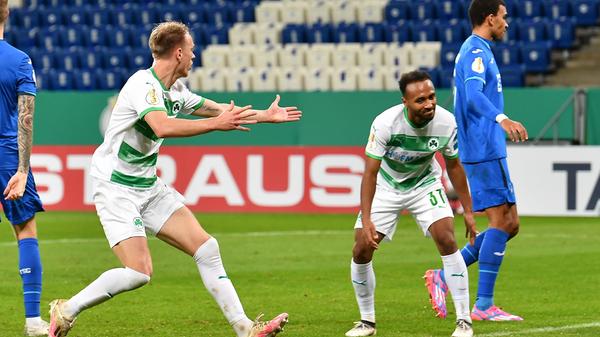 Hatte ein paar Schusschancen, brachte den Ball aber nicht ins Ziel. Als die Partie in ihre entscheidende Phase ging, wurde er von Hans Nunoo Sarpei ersetzt.