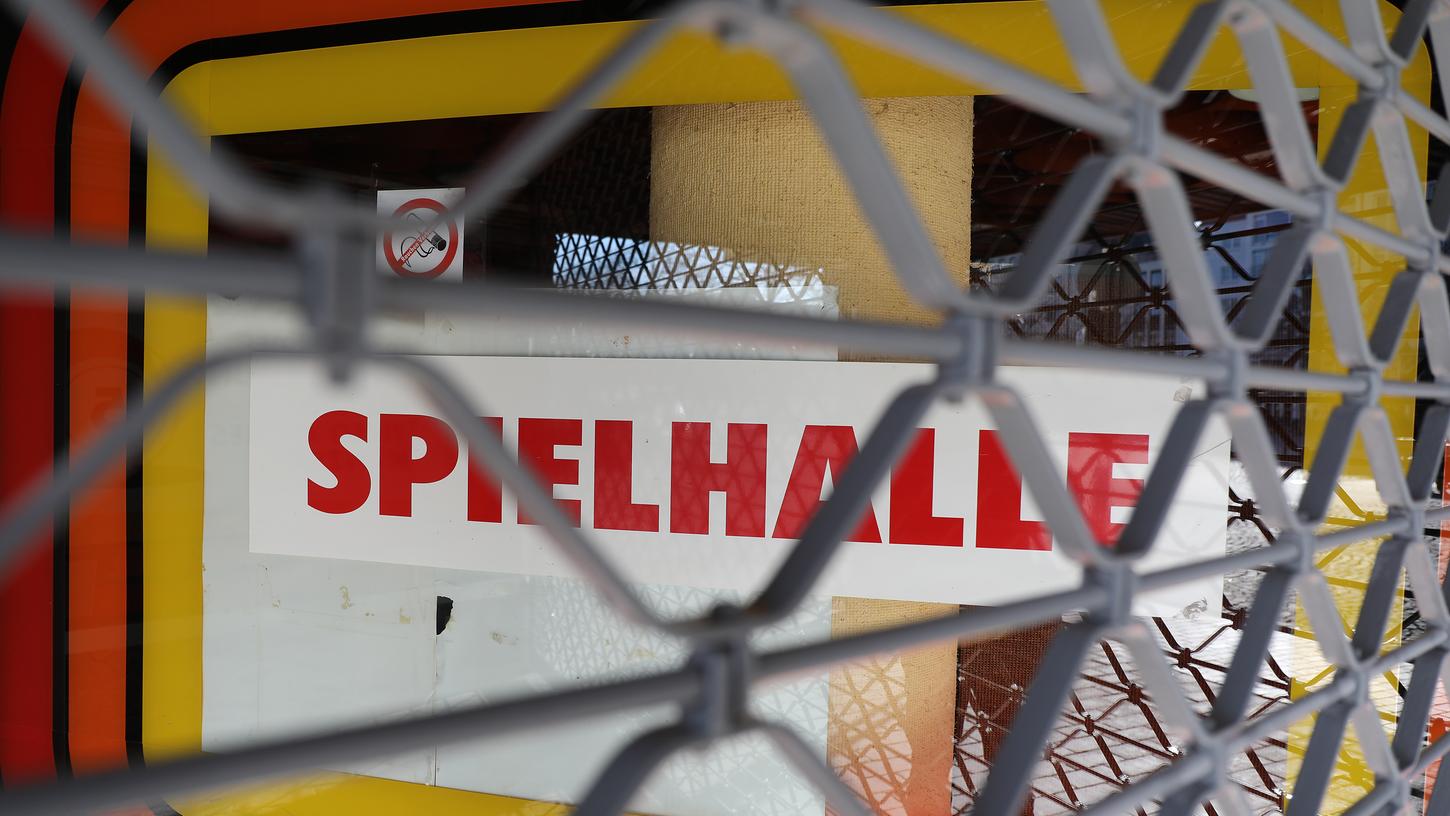 Geschlossene Spielhallen in der CoronaPandemie Chance für Süchtige