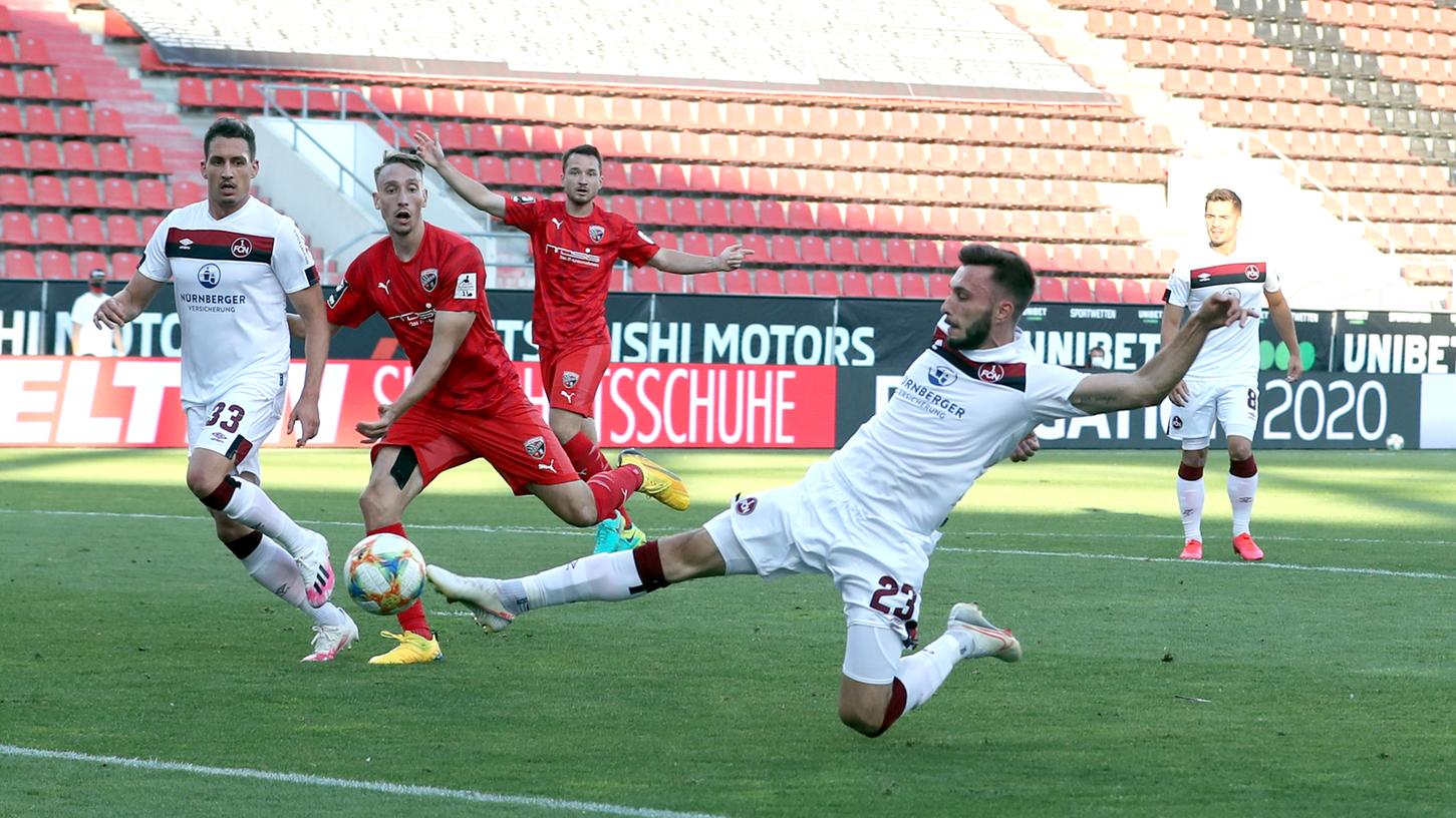 Ein unglaublich wichtiges Stochertor: Damit wird man Fabian Schleusner beim FCN für sehr lange Zeit in Verbindung setzen. 