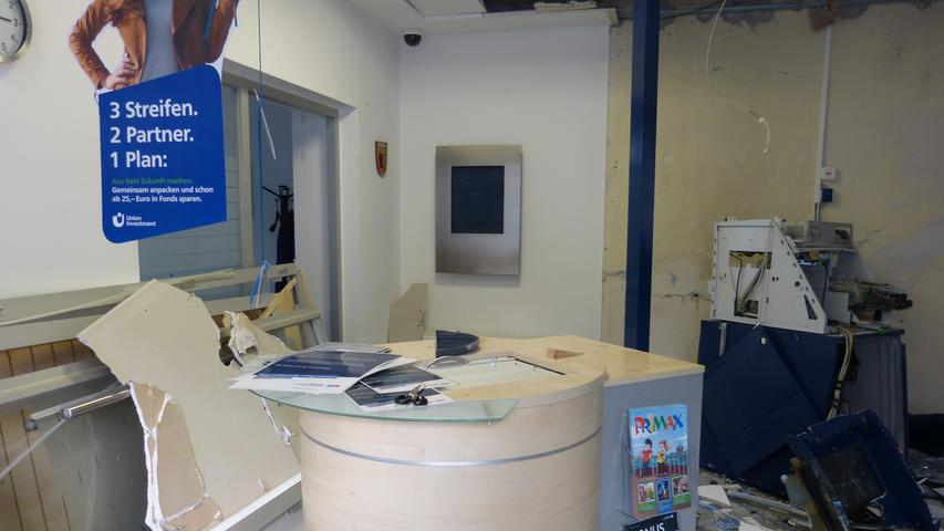 Geldautomat gesprengt: Spur der Verwüstung in Hiltpolsteiner Bankfiliale