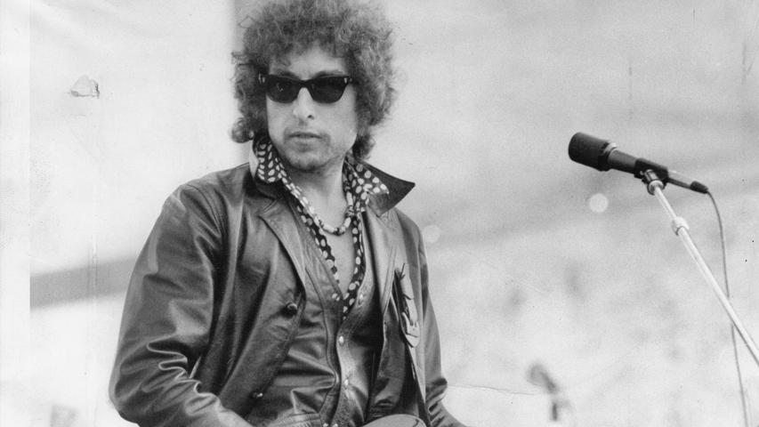 Rockmusiker Bob Dylan bei seinem geschichtsträchtigen Auftritt auf dem Zeppelinfeld im Juli 1978.
