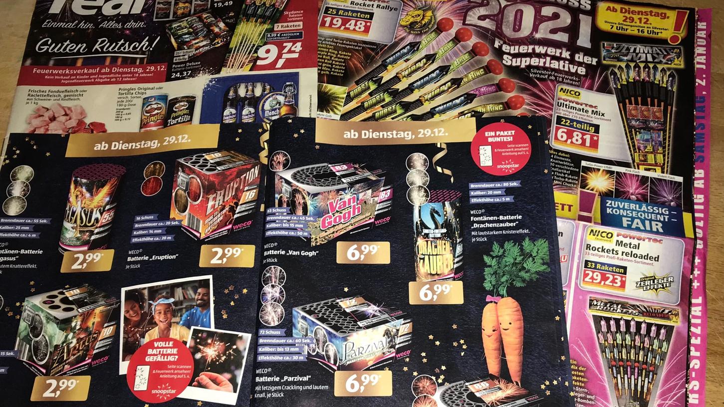 Auch im vergangene Jahr warben Discounter und Supermärkte mit Feuerwerks-Artikeln. Auch im vergangene Jahr warben Discounter und Supermärkte mit Feuerwerks-Artikeln.