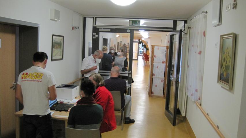Zuvor war ein mobiles Impfteam im Demenzzentrum Lindenhof in Unterleinleiter.