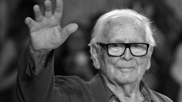 Pierre Cardin hat als Visionär die Mode revolutioniert und in über 70 Jahren ein wahres Imperium aufgebaut. Im Alter von 98 Jahren ist der französische Designer verstorben.