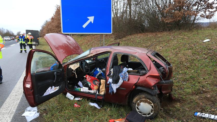 Unfall auf A73: Schwangere Autofahrerin kollidiert mit Corsa