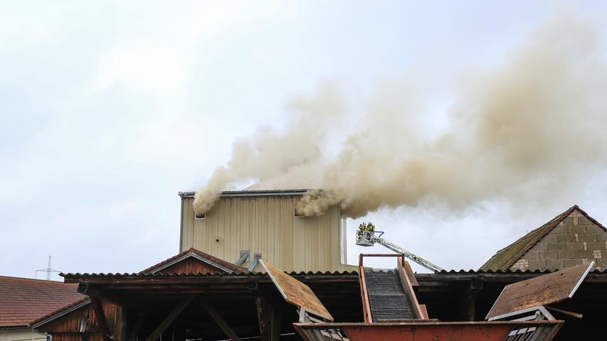 Großeinsatz in Elsenberg: Feuerwehr kämpft gegen Brand in Ölmühle