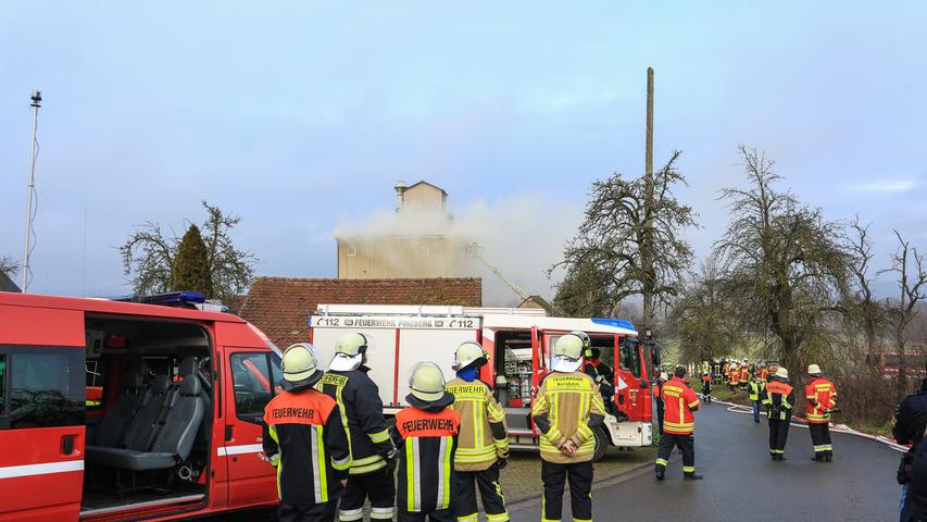Großeinsatz in Elsenberg: Feuerwehr kämpft gegen Brand in Ölmühle