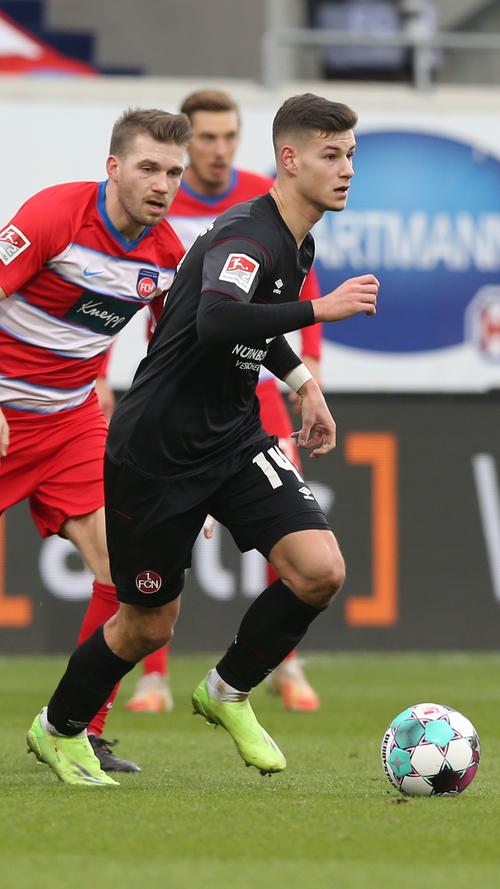 Für Konsti Dürr war die Niederlage gegen den 1. FC Heidenheim keine Überraschung: "Gegen Heidenheim tun wir uns immer schwer. Das Ergebnis ist zum Glück nicht noch höher ausgefallen." Für das Heimspiel gegen den HSV prognostiziert er ein 0:4.