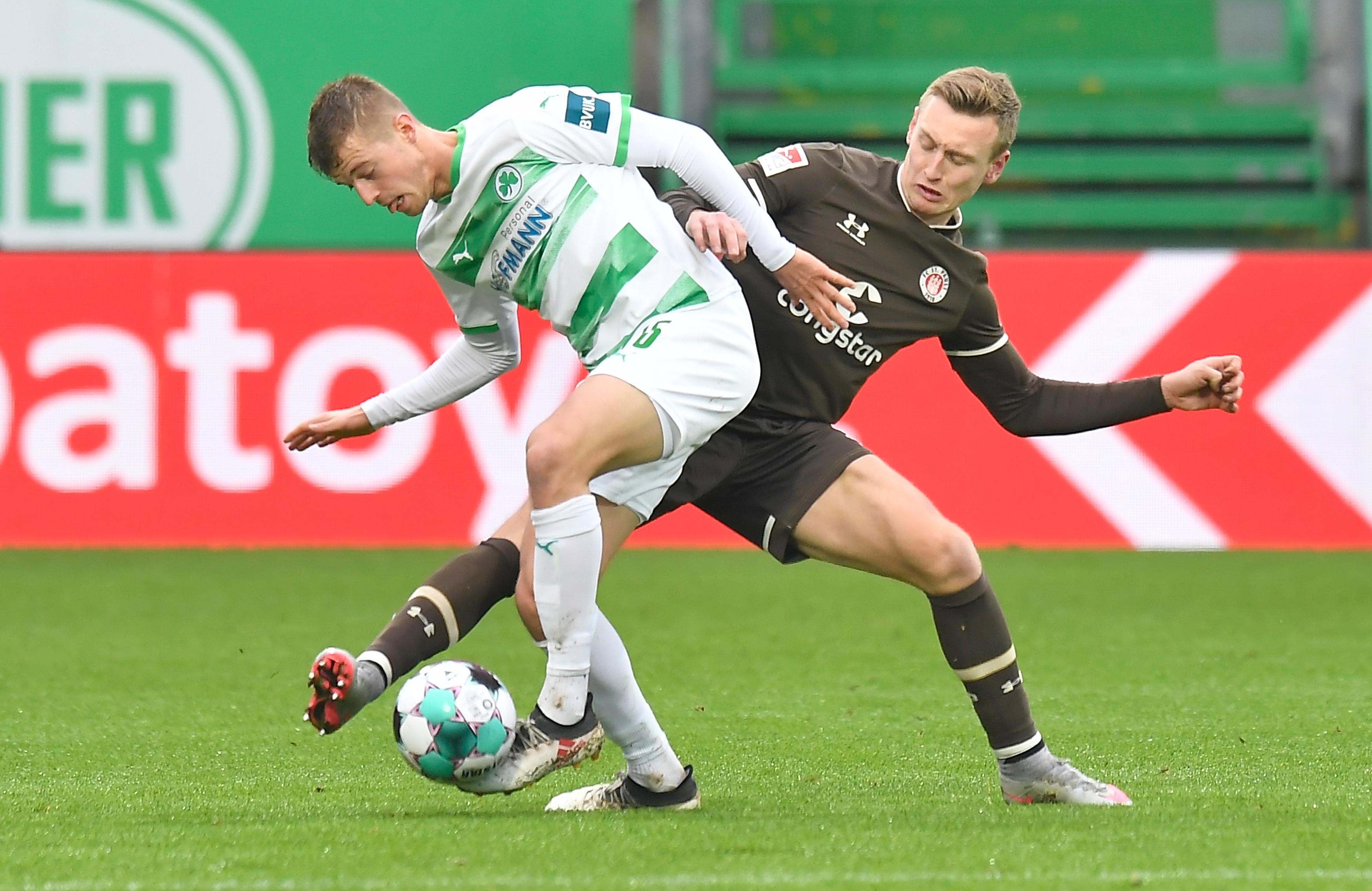 Mit einem umsichtigen Auftritt, ballsicher und clever im Aufbauspiel.