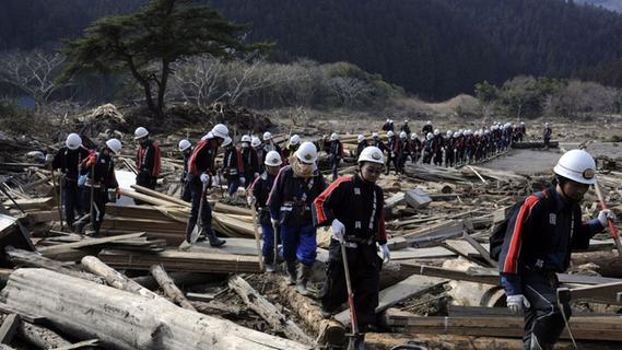 Die Suche nach Überlebenden: Hilfseinsatz in Fukushima