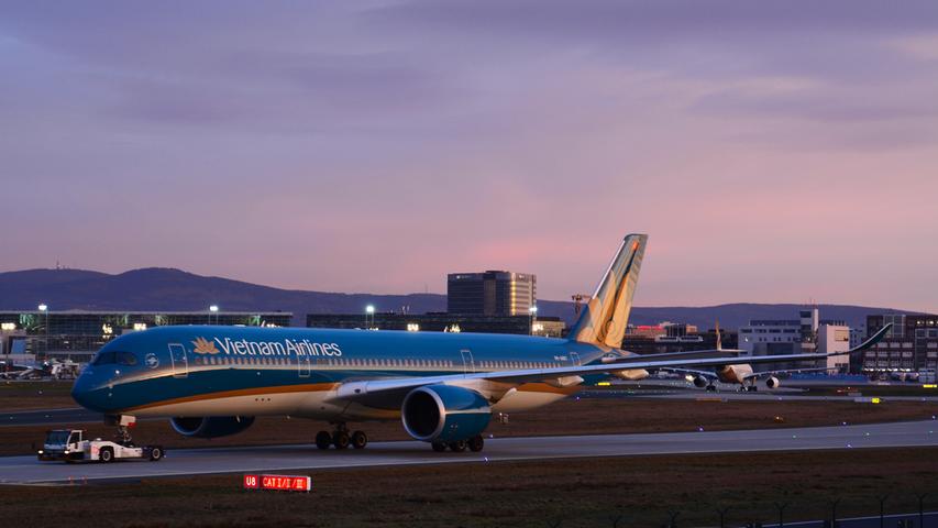 Frankfurt, Airbus A350-900, Vietnam Airlines, Stimmungsvolle Farben
