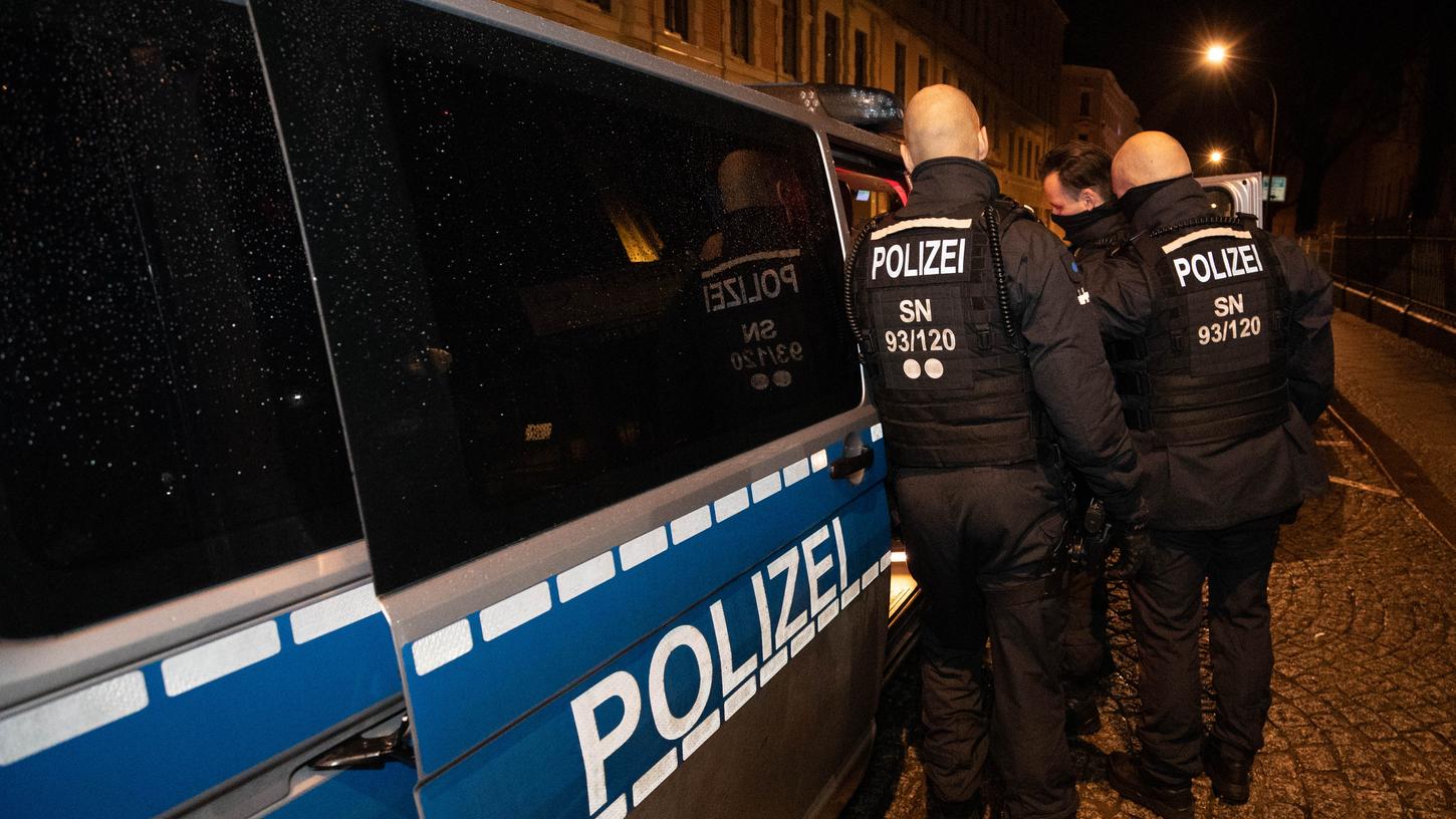 Die Polizei kündigt in Bayern konsequente Kontrollen an. 
