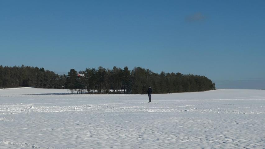 Auch auf der Hochfläche in der Nähe des Flugplatzes am Feuerstein glitzerte der Schnee. 