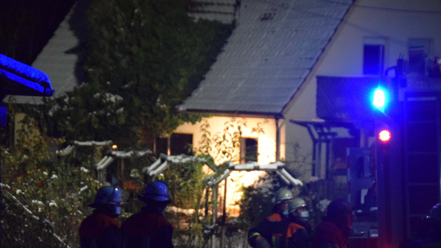 Die Feuerwehr wurde zu einem Küchenbrand in einem freistehenden Einfamilienhaus im Gößweinsteiner Ortsteil Wölm gerufen.