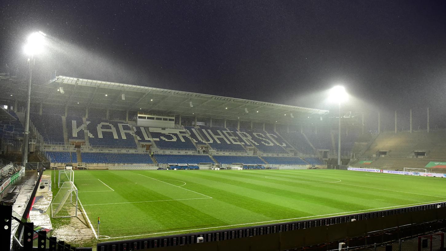 Leeres Wildparkstadion: Fußball live erleben können aktuell nur die allerwenigsten. 