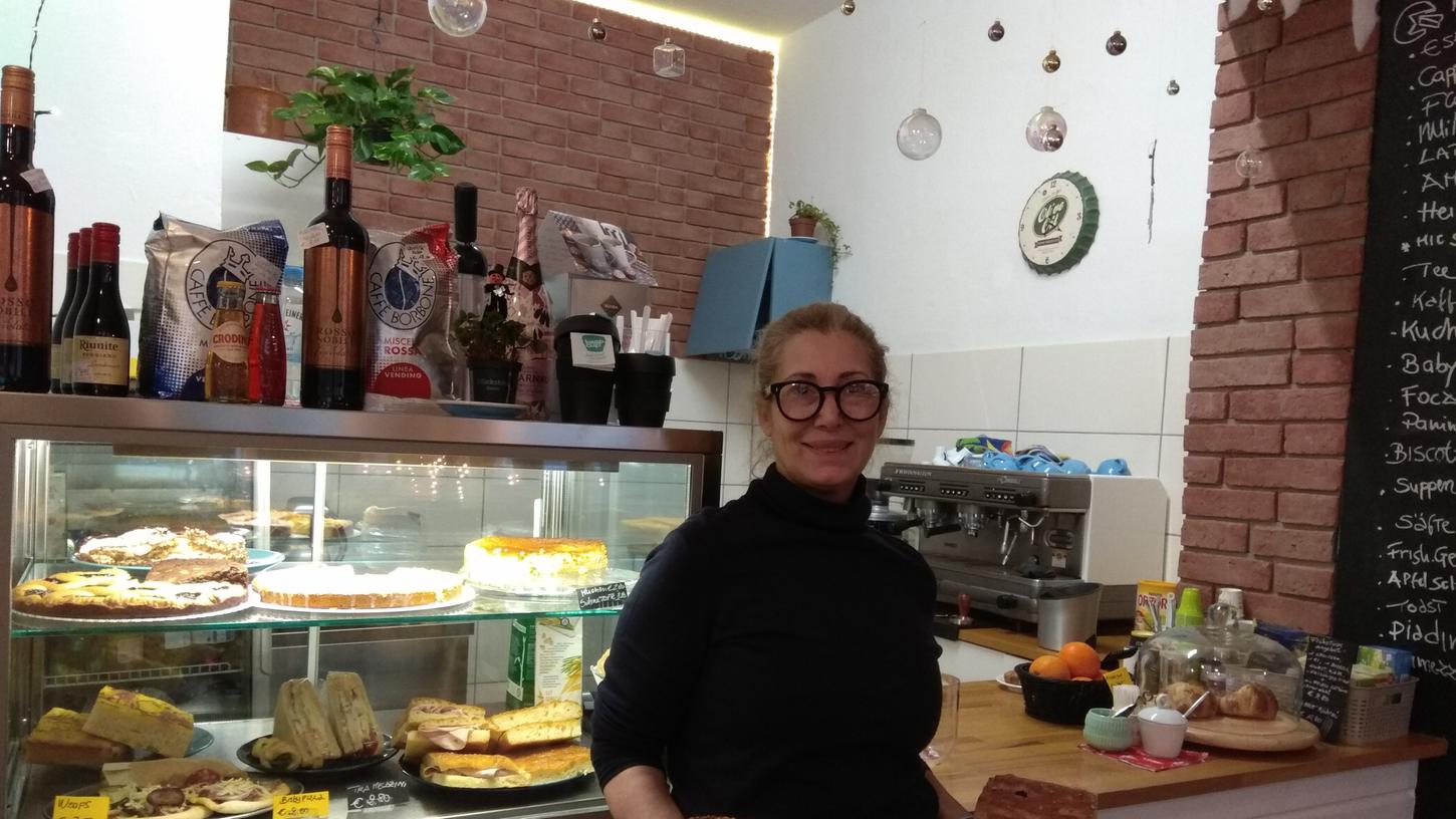 Daniela Palmini eröffnete im Dezember "La vera Limone" in der Nähe des Nordklinikums und bietet nun italienische Speisen zum Mitnehmen an. Besonders stolz ist sie auf ihre Focaccia und ihren Zitronenkuchen, der sie zum Namen ihres Lokals inspirierte.