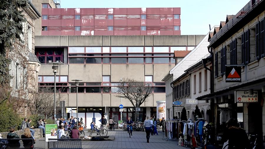 Universitäts-Bibliothek wird neu eingekleidet