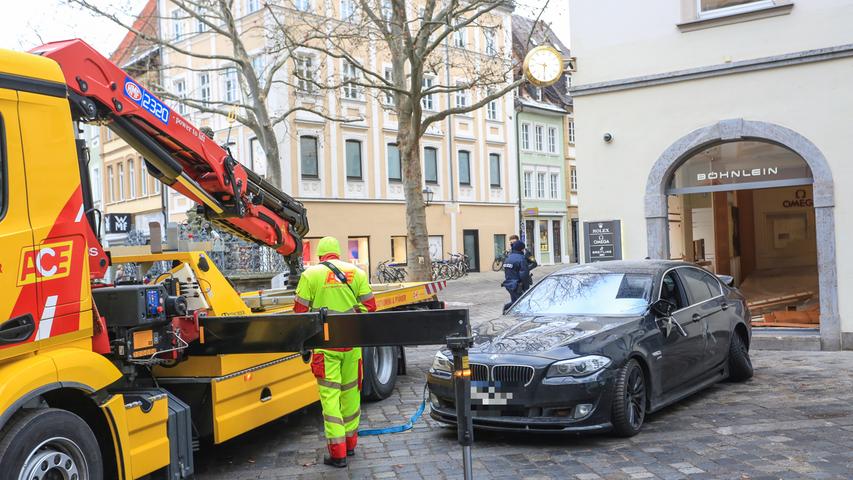 Einbruch bei Bamberger Juwelier: BMW durchbricht Schaufenster