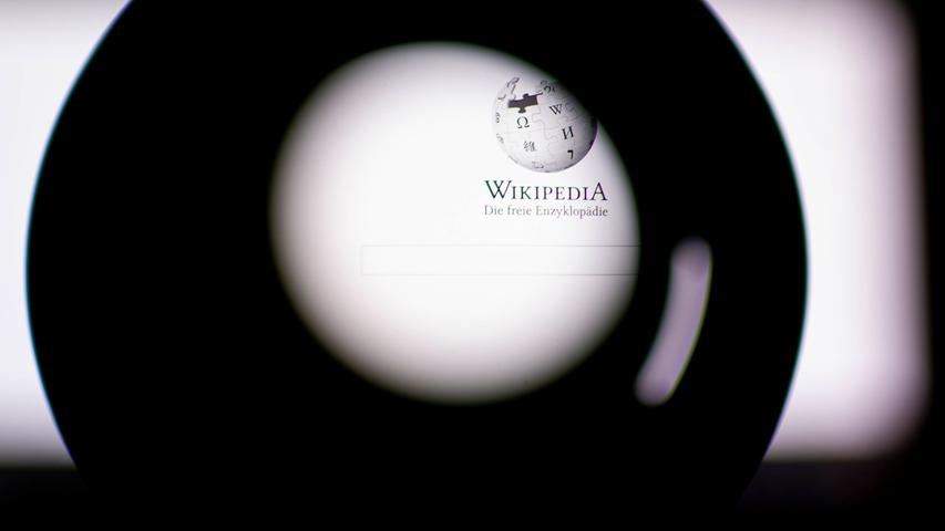 Neben einem Best-Of der kuriosesten Wikipedia-Einträge gibt es auch Seiten, die die besten Artikel listen. Es gibt beispielsweise die Kategorien "Wikipedia: Exzellente Artikel", "Wikipedia: Lesenswerte Artikel" sowie den "Artikel des Tages". Die Auswahl treffen übrigens die Wikipedianer. 