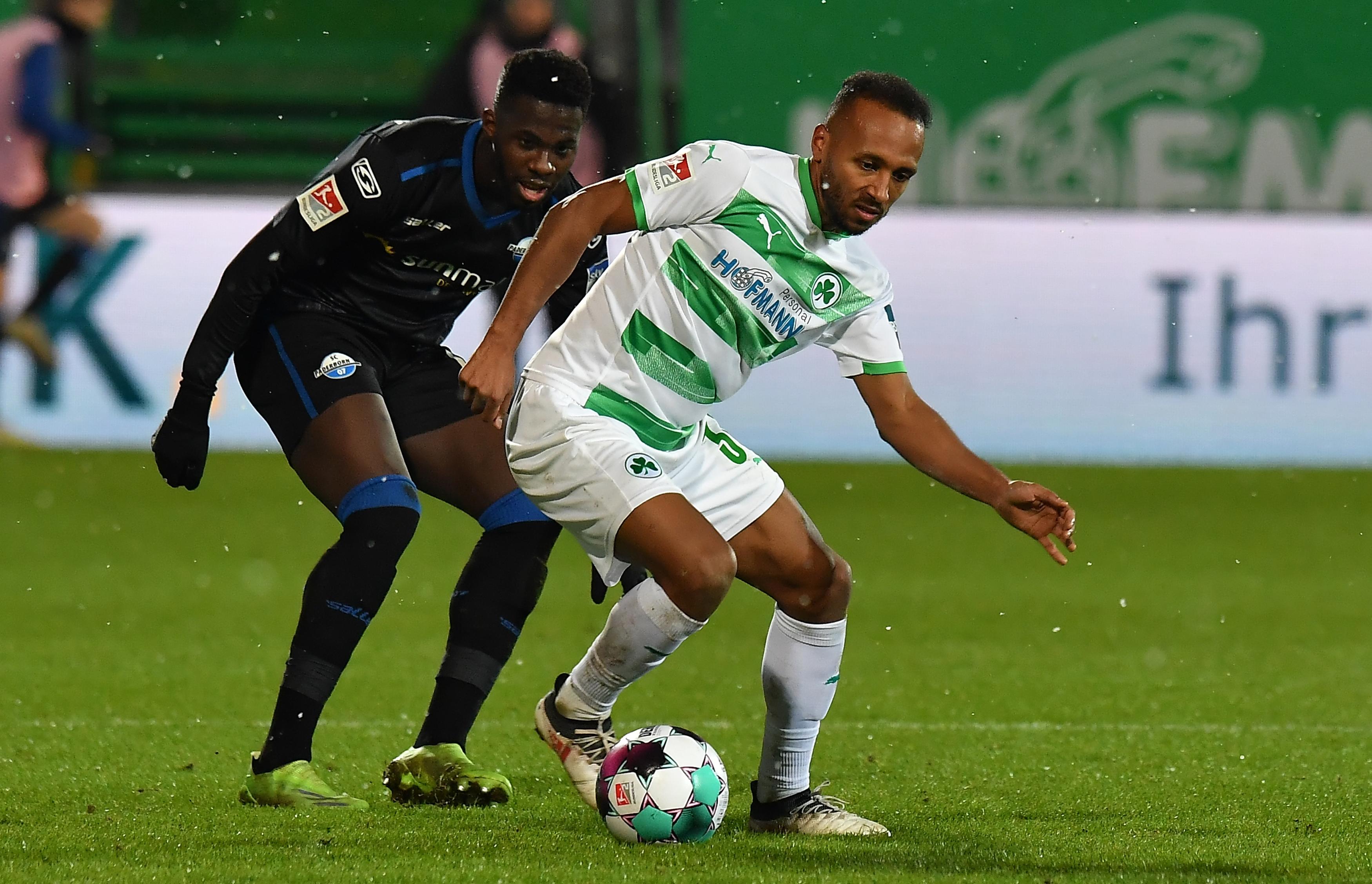 Bei den Standards ungefährlich. Sonst nicht ganz so auffällig wie seine Teamkollegen. Dafür aber auch ohne vergebene Großchance.