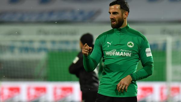 Nach überstandenen Adduktorenproblemen zurück im Kader und wegen Jaeckels Verletzung in der 55. Minute eingewechselt. Nach vier Minuten gleich mit Gelb bedacht.