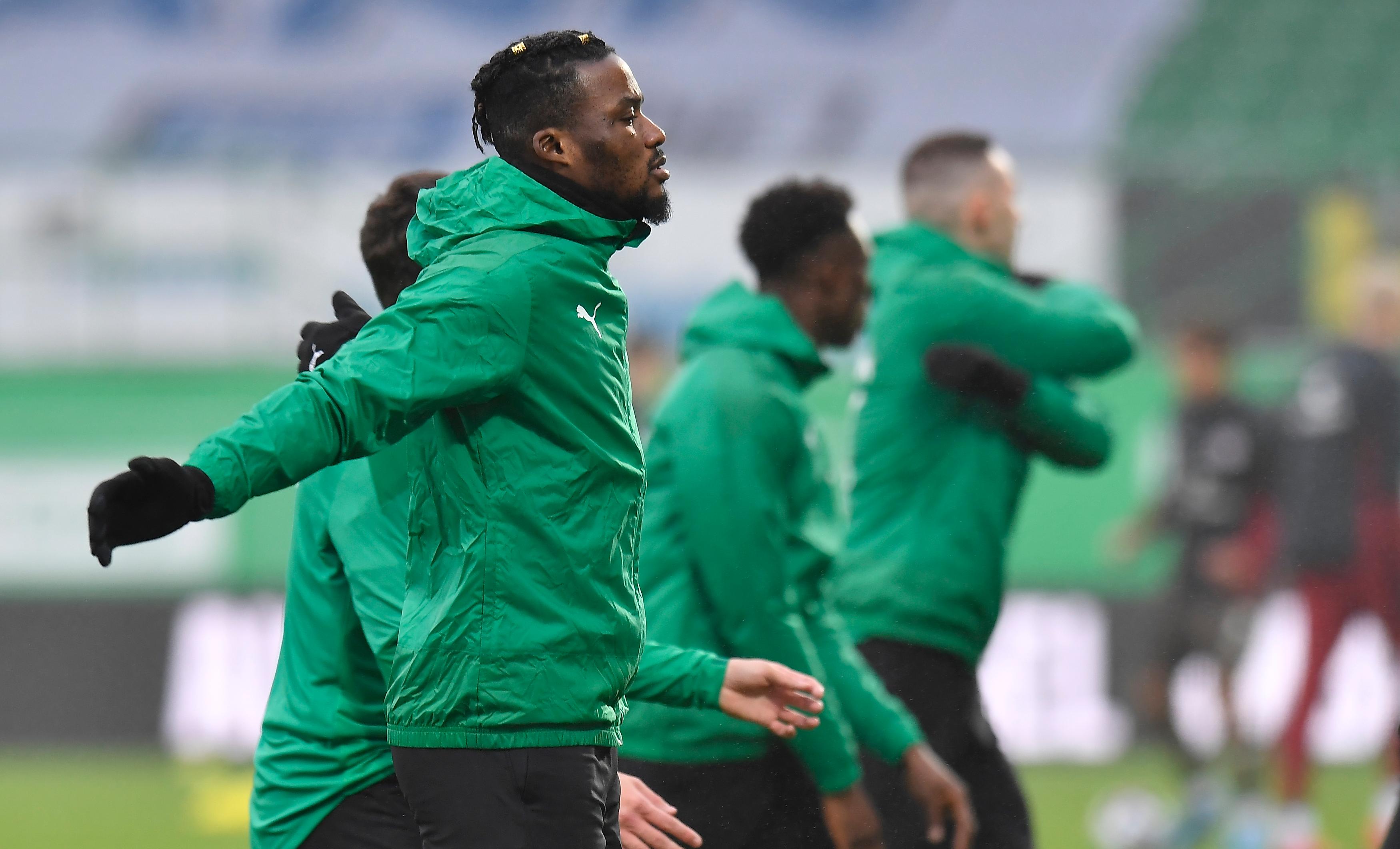 Spät eingewechselt. Immerhin mit einem Strafraum-Ballkontakt, dabei aber ein wenig an der Kugel vorbeigesegelt.