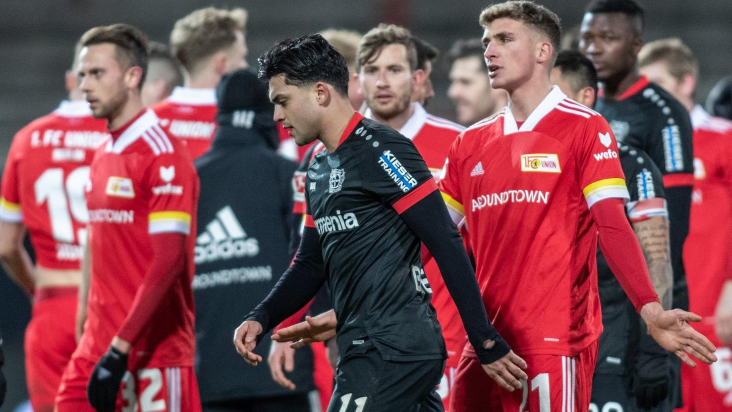 Amiris Tränen, Unions Entschuldigung: Schatten nach Rassismus-Vorfall in der Bundesliga-Partie zwischen Union Berlin und Bayer Leverkusen.
Amiris Tränen, Unions Entschuldigung: Schatten nach Rassismus-Vorfall in der Bundesliga-Partie zwischen Union Berlin und Bayer Leverkusen.