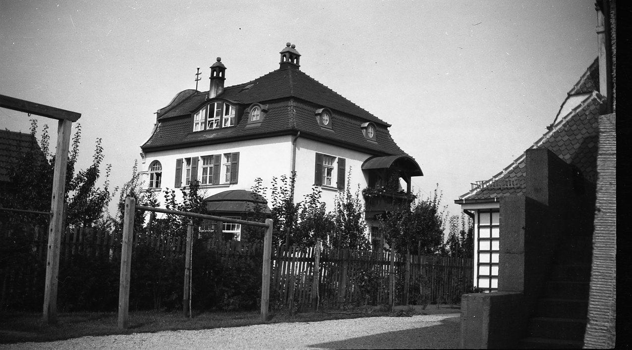 Wer kennt dieses mondäne Wohnhaus? Nordbayern