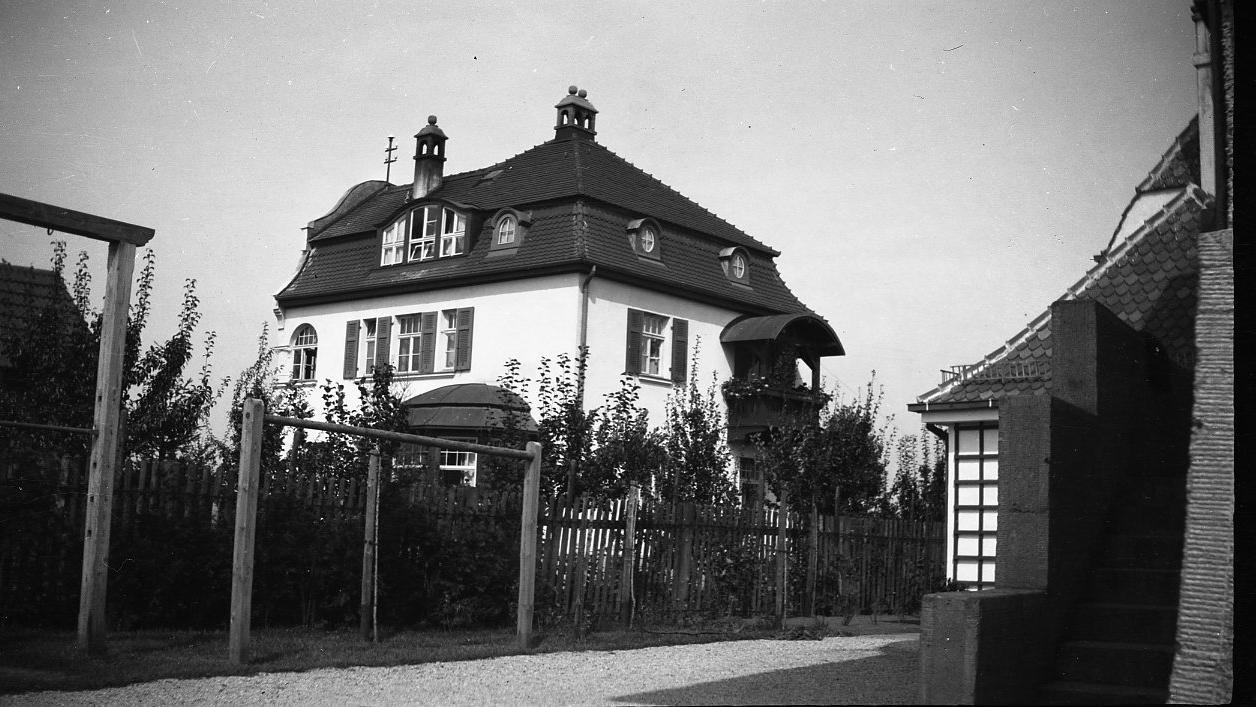 Wer kennt dieses mondäne Wohnhaus? Nordbayern