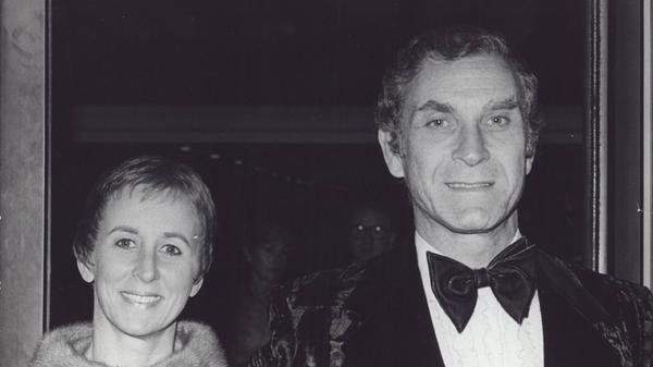 Der Schauspieler, der in über 500 Filmen und Serien, wie zum Beispiel "Der Denver Clan" und "Beverly Hills 90210" zu sehen war, starb im Alter von 93 Jahren.