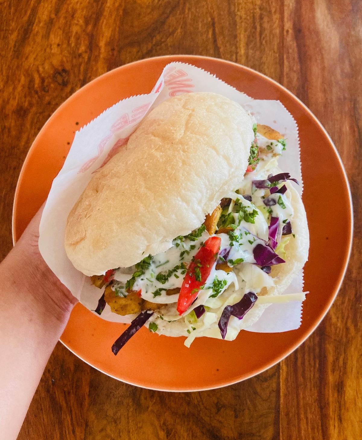 Der vegane Döner von Melissa Ruckser weckt die Neugier vieler Fürther. Der vegane Döner von Melissa Ruckser weckt die Neugier vieler Fürther.