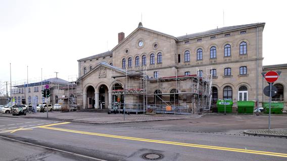 Überraschungen bei der Sanierung des Fürther Bahnhofgebäudes