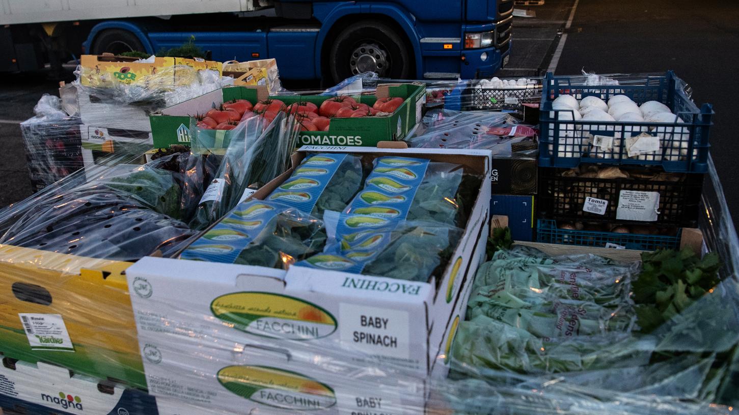 Der Deutsche Fruchthandelsverband sieht die Versorgung mit Obst und Gemüse aus dem Ausland gefährdet.